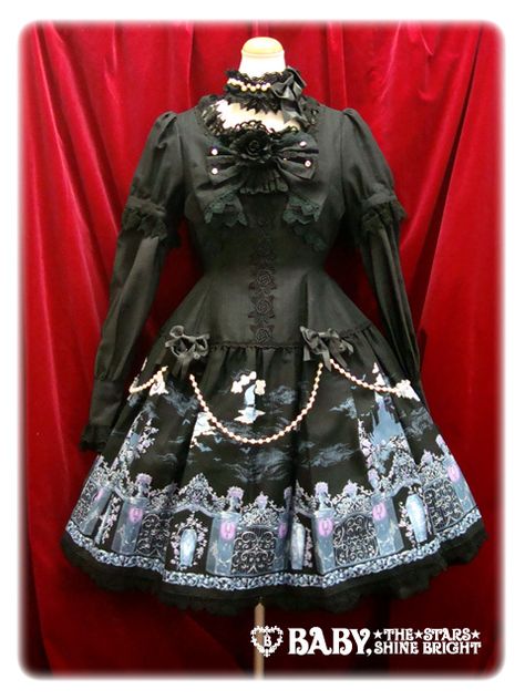 Alice and the Pirates Vampire Requiem Print OP (Limited) Gothic Dresses, Alice And The Pirates, Dance Women, The Pirates, Dress Up Dolls, Gothic Dress, Gothic Outfits, Harajuku Fashion, Lolita Dress