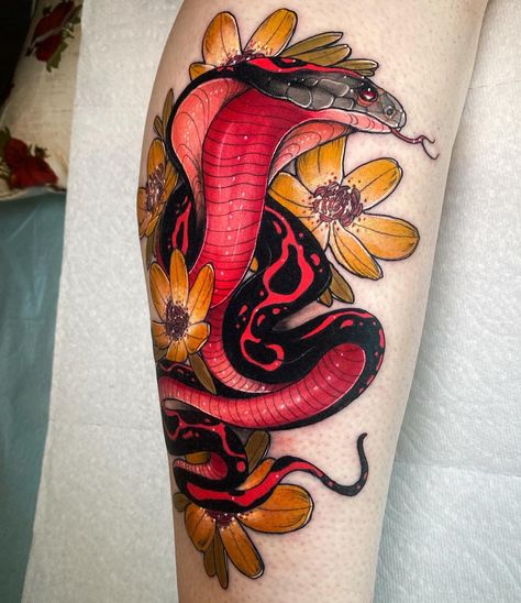 Neo Trad Snake, Trad Snake Tattoo, Sarah Tattoo, Cobra Tattoo, Piercing And Tattoo, New School Tattoos, Me Tattoo, Snake Tattoo Design, Egyptian Tattoo