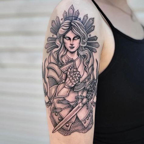 ✣ 𝕽𝖆𝖈𝖍𝖊𝖑 𝕿𝖗𝖚𝖘𝖐𝖔𝖑𝖆𝖜𝖘𝖐𝖎 ✣ | Here's a super cool medieval sword wielding female knight blackwork tattoo! #blackworktattoo #medievaltattoo #tattooideas #tattooart #femaleknight #knighttattoo #tattoostyle #tattoosnob #racheltruskotattoos Women Knight Tattoo, Female Knight Tattoo, Female Warrior Tattoo, Medieval Tattoo, Knight Tattoo, Swords Medieval, Warrior Tattoo, Female Knight, Medieval Knight