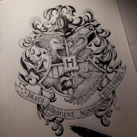 Art by kerby rosanes - Imgur Harry Potter Tattoo Sleeve, Hogwarts Tattoo, Harry Potter Sketch, Hp Tattoo, Glume Harry Potter, Harry Potter Art Drawings, Drawings For Boyfriend, Harry Potter Tattoos, Harry Potter Tattoo