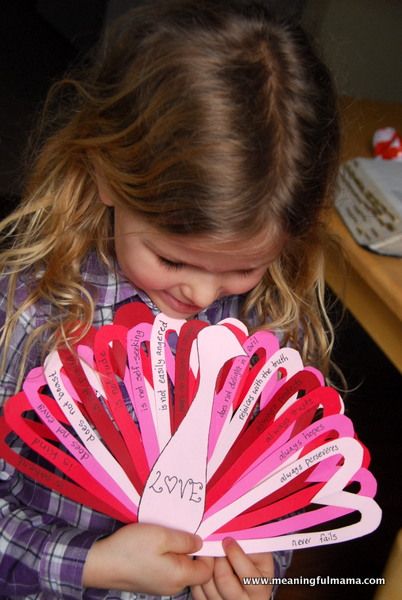 Heart Peacock Craft Teaches True Love from 1 Corinthians 13:4-8 - Meaningfulmama.com Kindergarten Sunday School, Cute Peacock, Peacock Crafts, Bible School Crafts, Bible Crafts For Kids, Childrens Bible, Church Activities, 1 Corinthians 13, Christian School