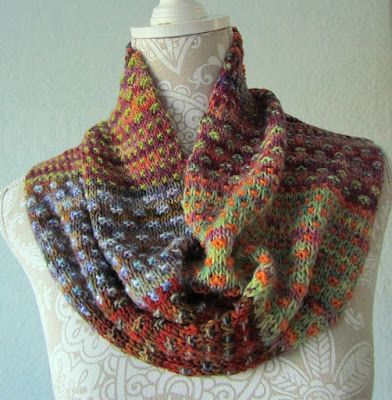 Melody Johnson: Dots and Dashes Slip Stitch Cowl and Free Pattern Easy Cowl Knitting Pattern, Slip Stitch Knitting, Knit Cowl Pattern Free, Knitting Patterns Free Scarf, Crochet Cowl Pattern, Linen Stitch, Cowl Knitting Pattern, Cowl Pattern, Scarf Knitting Patterns