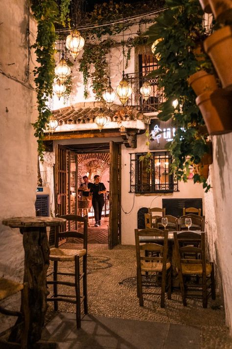 La Lianta de Quini, Cordoba - Spain | Cordoba Restaurants | Cordoba Spain Aesthetic Spain Restaurant Aesthetic, Cafe In Spain, Spain Aesthetic Food, Cordoba Spain Aesthetic, Seville Spain Aesthetic, Spain Street Style, Spain Restaurant, Spain Cordoba, Spain Adventure