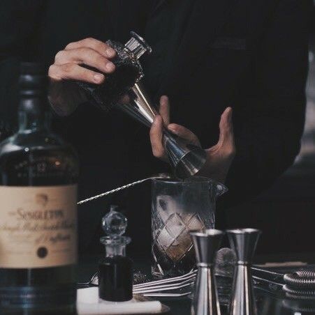 ♡ Pinterest @paparikaa Victor Frankenstein, مرسيدس بنز, Slytherin Aesthetic, Addicted To You, Albus Dumbledore, Six Of Crows, About Bts, Peaky Blinders, Character Aesthetic