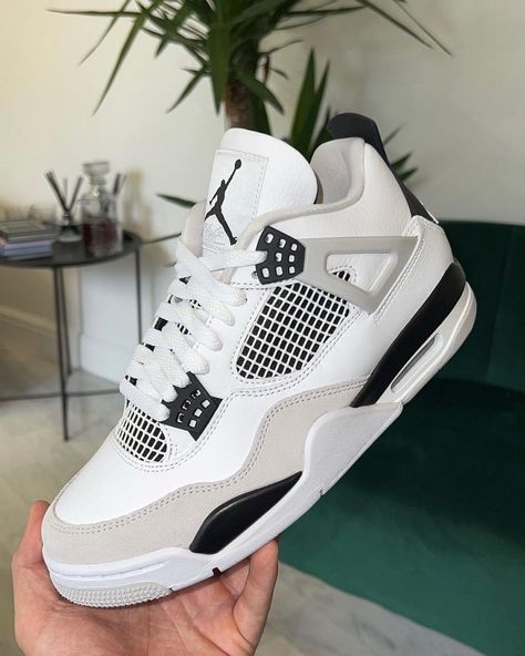 Air Jordan 4s Retro, Jordan 4s Retro, Best Jordans, Cheap Jordan Shoes, Trendy Shoes Sneakers, Retro 3, Nike Shoes Girls, Jordan Shoes Girls, Jordan 4s