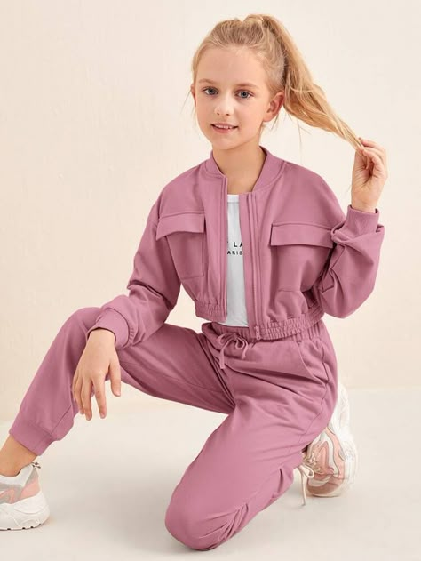 Devoluciones Gratis ✓ Envíos Gratis✓.SHEIN Niñas Conjunto Joggers con sudadera con bolsillo con solapa- Conjuntos para niñas en SHEIN. Kids Casual Outfits, Shein Kids, Top Pants Set, Jogger Set, Fashion Kids, Two Piece Outfit, Girls Clothing, Kids Wear, Dusty Pink