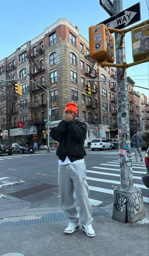 Orange Lobster Dunks Outfit Men, Fit Pics Fashion Men, Fit Pic Poses Men, Cozy Fits Men, Vintage Mens Fashion Aesthetic, Rapper Fits, Nyc Fits, Streetwear Inspiration, Cold Fits