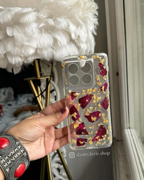 Real rose petals mobile cover 😻🌹📱 #rosepreservation #resinmobilecover #resinmobilecase #trendingmobilecover #rosepetals #driedflowers #driedrosepetals Resin Mobile Cover, Rose Phone Case, Real Rose Petals, Real Rose, Mobile Cover, Dried Rose Petals, Mobile Covers, Mobile Cases, Phone Covers