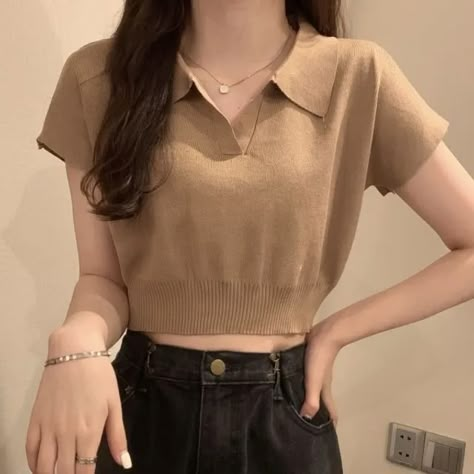 Hippona - Short-Sleeve Collared Knit Top Korean Crop Top Outfits, Korean Tops Outfits, Basic Top Outfit, Collared Knit Top, Colored Pants Outfits, Knitted Top Outfit, Outfit Korean Style, Outfit Streetwear, Korean Casual Outfits