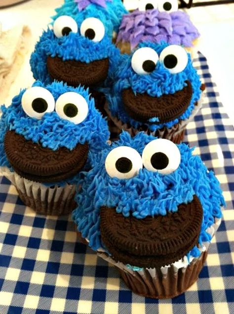 DIY Cookie Monster Cupcake Idea For Kids #Oreos #sesame street #cute made by Blue Rooster Oreo Cupcake Recipe, Cookie Monster Birthday Party, Cupcakes Design, Cookie Monster Cupcakes, Cookie Monster Party, Cookie Monster Birthday, Kid Cupcakes, Monster Cupcakes, Cupcake Decoration