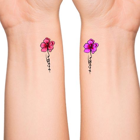 25 Adorable Sister Tattoos That Will Make You Call Your Sibling Right Now Sister Quote Tattoos, Sister Flower Tattoos, Sister Heart Tattoos, Sister Tattoos Quotes, Sis Tattoo, Sisters Tattoos, Sister Symbols, Cute Sister Tattoos, Tattoos For 2