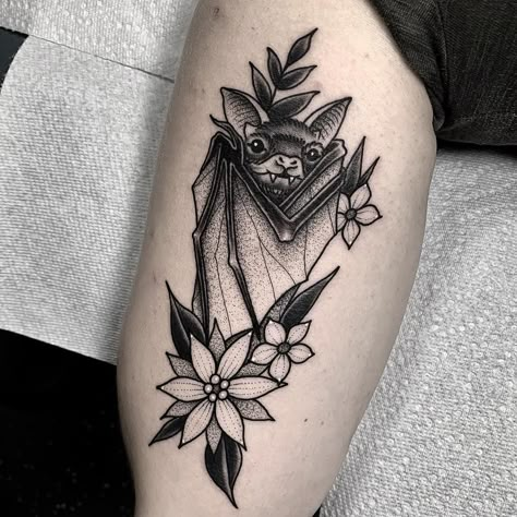 More #bats! 🦇 #blackcaskettattoo . . . . .  #blacktattoo #inkedmag #jetblacksupply #radtattoos #blackclawneedle #blackworkers #blackwork… Bat And Flower Tattoo, E.t Tattoo, Bat Tattoo, Theme Tattoo, Spooky Tattoos, Inspiration Tattoos, Halloween Tattoo, Sleeve Ideas, Halloween Tattoos