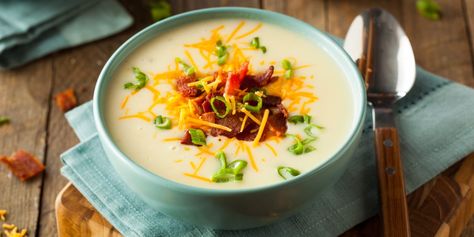 Made with bacon, red onion, and Tabasco sauce, this soup recipe can serve up to 10 people, according to the Disney Parks Blog. Crockpot Ham And Potatoes, Baked Potato Soup Recipe, Keto Broccoli Cheese Soup, Ham And Potato Soup, Cheese Soup Recipes, Loaded Potato Soup, Loaded Baked Potato Soup, Winter Dishes, Baked Potato Soup