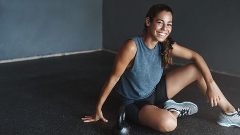 I did 100 curtsy lunges a day for a week — here are the results Curtsy Lunges, Inner Thigh Muscle, Knee Strengthening Exercises, Weighted Squats, Gym Floor, Gluteus Medius, Thigh Muscles, Paralympic Games, Tight Hips