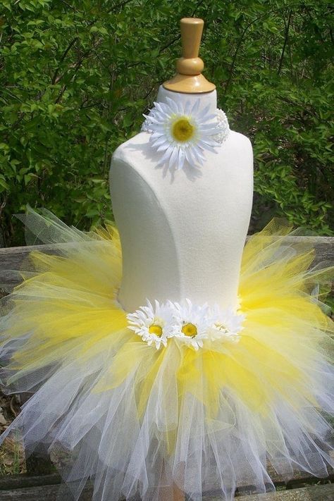 •ᴅᴀɪꜱʏ• Daisy Flower Costume, Daisy Costume Flower, Flower Costume Diy, Daisy Costume, Daisy Baby Shower, Alice Costume, Daisy Party, Flower Costume, Flower Makeup