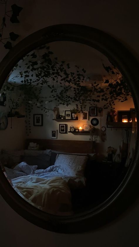 Dark Classy Aesthetic Bedroom, Rainforest Room Decor, Dark Acedamia Bedroom Cozy, Twilight Bedroom Aesthetic, Twilight Aesthetic Room, Room Inspiration Dark, Twilight Decor, Dark Cozy Room, Hippie Grunge Room