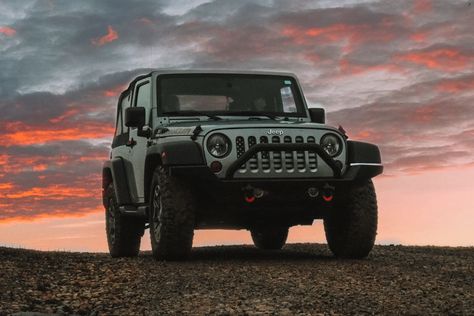 Jeep wrangler with a sunset in background by Keekeephotography 1920 1080 Wallpapers Desktop Aesthetic, Jeep Sunset, Jeep Tops, Jeep Wallpaper, Action Board, Jeep Cj7, Jeep Cars, Jeep Life, Laptop Wallpaper