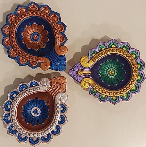 Painting Ideas Square, Diyas Painting, Diya Making, Bottle Work, Arti Thali, Diwali Painting, Diwali Crafts, Diwali Diyas, Diya Diwali