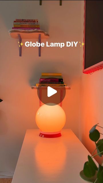 Diy Vintage Lamp, Ikea Donut Lamp Aesthetic, Ikea Fado Lamp Hack, Lampe Aesthetic, Globe Lamp Diy, Diy Lamp Base, Lamp Design Diy, Diy Table Lamp Ideas, Flower Lamp Diy