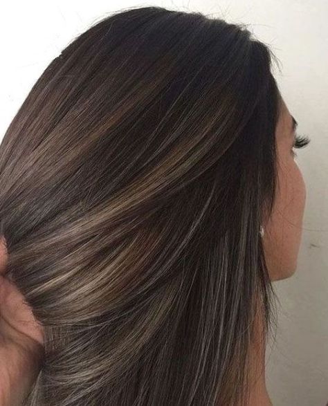 Brown Hair Shades, Brown Ombre Hair, Brown Hair Looks, Brown Hair Inspo, Brunette Hair With Highlights, Hair Color Light Brown, Brown Hair Balayage, Ombre Hair Color, Brown Hair With Highlights