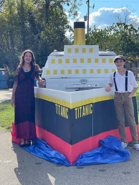 Jack & Rose Titanic Costume Diy Titanic Ship, Titanic Trunk Or Treat, Titanic Party Decorations, Titanic Decorations, Jack And Rose Costume, Rose Titanic Costume, Titanic Birthday Party For Kids, Titanic Decor, Titanic Party Ideas