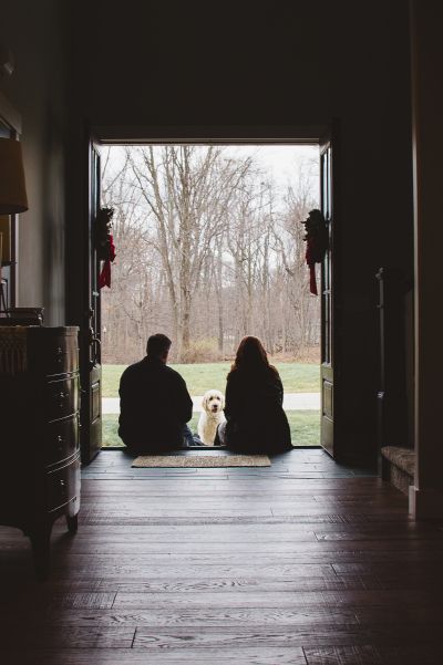 Couple In Front Of House, Front Porch Photo Shoot Couple, Family House Photoshoot, Front Porch Photo Shoot, Front Porch Family Photos, First Home Pictures, Buying First Home, Fall Photo Shoot Outfits, Front Porch Steps