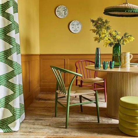 Hopefully this will help the sun come back!🌞 Mellow yellow styling for @housebeautifuluk I loved putting this sunny shoot together.🌞 It's only ever possible with a great team! 🙏 @sarahkeadyuk @pollywreford Epic set build @thegrid.art @maddyando55 @areesha_rich @tictaklondon Research @isabella.charlesworth @skr_agency Happy Friday! Thanks to everyone that loaned for the shoot. Table, stool @nextofficial chairs @jasperconranlondon at Next. Wall plates @rosemarywain_kinkatou Carafe , vase... Yellow Dining Room, Dining Ideas, Yellow Interior, Yellow Walls, Table Stool, Interior Stylist, Wall Plates, Great Team, Mellow Yellow