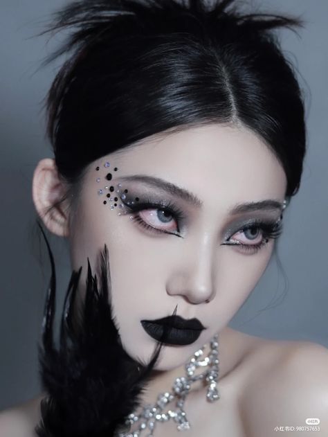 Editorial Makeup Looks, Dark Angel Makeup, Black Swan Makeup, Extreme Make-up, Goth Makeup Tutorial, Welcome To The Dark Side, Angel Makeup, Goth Style, Edgy Makeup