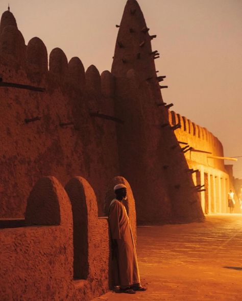 Tombouctou nights surrounded by legend ar some Saharan magic. ©️📷: @wanderreds . . . . . #mali #mali_paw #malienw #culture #timbuktu #tombouctou #mali_paw #malienw Timbuktu Mali, Architecture Design Concept, African History, Traditional Architecture, African Culture, My Heritage, Beach Town, West Africa, Aesthetic Backgrounds