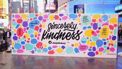 Brooklyn nonprofit, kindness.org, is bringing a bit of color to the day with the launch of its wall in Times Square, part of the "Sincerely, Kindness" campaign. Activation Ideas, Kindness Day, Nyc Times Square, World Kindness Day, Interactive Walls, School Murals, Interactive Art, Mural Design, Graffiti Wall