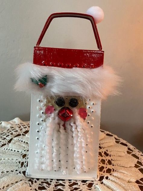 Grater Santa without Lights Cheese Grater Crafts, Grater Crafts, Christmas Decorations Diy Outdoor, Cheese Grater, Holiday Crafts Christmas, Christmas Projects, Yule, Holiday Crafts, Christmas Decor Diy