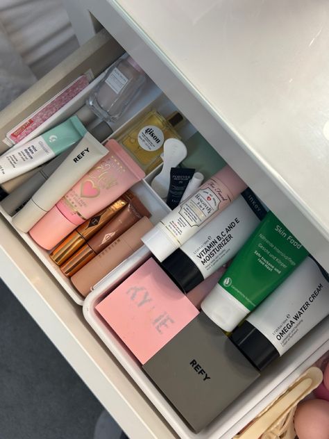 Isabella Grace Room, Isabella Grace, Evening Eye Makeup, Soft Makeup Looks, Makeup Is Life, Room Redesign, Study Room Decor, Soft Makeup, Room Design Bedroom