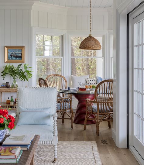 New England Interior, Cape Cod Cottage, Breakout Area, Classic White Kitchen, Shingle Style Homes, Timeless Interior, Cottage Interior, Cape Cod House, New England Homes