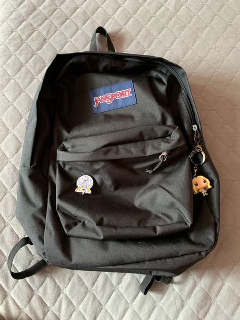 Jansport Bag, Jansport Backpacks, Mochila Jansport, Studying Stationary, School Bag Essentials, Aesthetic Backpack, Inside My Bag, Embroidery Bags, What In My Bag