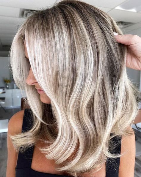 Champagne Highlights on Ash Blonde Hair Highlights On Ash Blonde Hair, Blonde Highlights On Dark Hair Short, Blonde Hair Fade, Champagne Highlights, Blonde Highlights With Lowlights, Low Lights For Blonde Hair, Blonde Highlights Ideas, Natural Blonde Hair, Icy Blonde Highlights