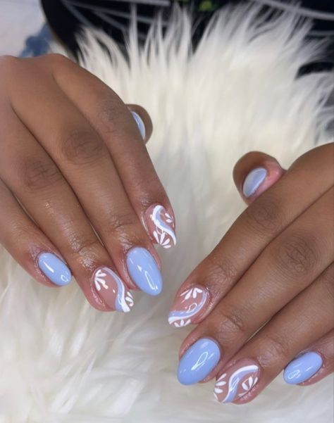 Blue Flower Design Nails, Jellyfish Inspired Nails, Blue And White Floral Nails, Nails For Jamaica Vacation, Light Blue Flower Nails, Blue And White Gel Nails, Hydrangea Nails, Claire Nails, Spring Nails With Flowers