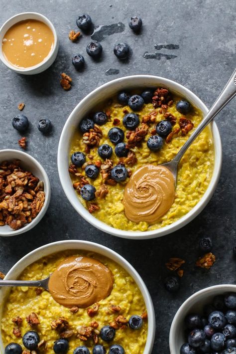 Golden oats with butternut squash and warming spices! Perfect for a cozy breakfast. Best served with fresh blueberries and a spoonful of cashew butter. Gut Healing Meal Plan, Golden Oats, Flavor Frenzy, Jam Breakfast, Ballerina Diet, Vegetarian Breakfasts, Unique Breakfast, Golden Milk Recipe, Healthier Breakfast