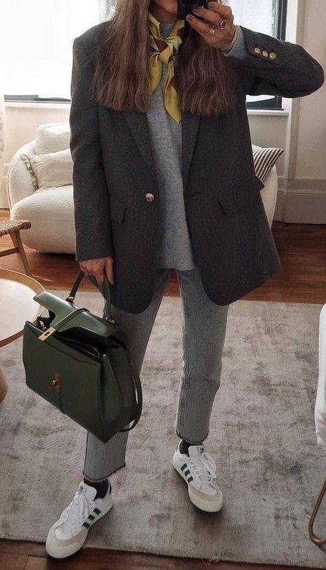 Rome Rainy Day Outfit, Autumn Shoes 2023, Sneaker Style Women, Graduate School Outfits, Green Blazer Outfit, Artist Hue, Famous Sayings, Best Winter Outfits, Sayings And Phrases