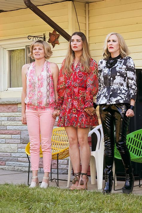 Schitt’s Creek & Moira Rose’s Most Outrageous Fashion [PHOTOS] – Footwear News Alexis Rose Style, Schitts Creek Stevie, Moria Rose Outfits, Moira Outfits, Moira Rose Wedding Outfit, Schitts Creek Fashion, Schitts Creek Alexis Outfits, Moira Rose Outfits Costume, Moira Rose Style