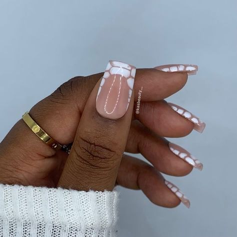 Short Nails Crocodile, Crocodile Nail Design Short, Short Crocodile Nails, Square Trendy Nails, Croc Nails Acrylic, Crocodile French Tip Nails, Cna Nails, White Croc Nails, Crocodile Nail Design