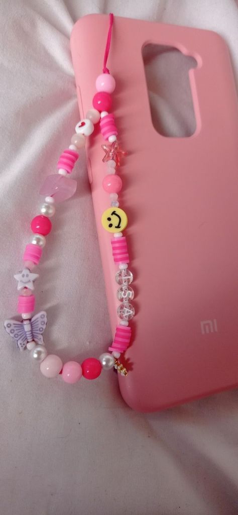 Phone Beads Strap Aesthetic, Pink Phone Strap, Phone Strap Ideas, Fone Strap, Diy Phone Strap, Phone Strap Aesthetic, Diy Earrings Materials, Phone Straps, Handmade Jewelry Tutorials