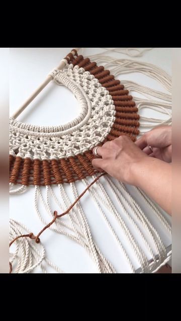 Yashi Designs | Bharti Trivedi shared a post on Instagram: "Making this helps to calm some nerves!🧡 This is a speedy way of tying the vertical Clove hitch knot and the best part is you can work directly from the spool. 😉 Nothing can beat the pleasure of working without getting to work with numbers.😬😀🤗 #macrame #europeanorganicmodern #homedecorblogger #cozydecor #modernfarmhouse #scandinaviandesign #mysouthernliving #Midcenturtystyle #tadaan #midcenturyboho #modernbohemian #californiancas Diy Wall Hanging Yarn, Clove Hitch Knot, Hitch Knot, Macrame Knots Tutorial, Sewing Cushions, Macrame Knots Pattern, Macrame Wall Hanging Diy, Macrame Wall Hanging Patterns, Rope Crafts Diy