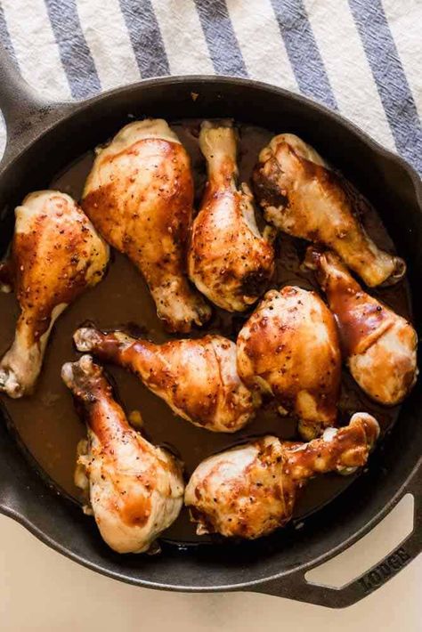 Skillet BBQ Chicken Drumsticks Simple Bbq Chicken, Skillet Bbq Chicken, Cast Iron Chicken Recipes, Cooked Chicken Temperature, Bbq Chicken Drumsticks, Cast Iron Chicken, Ways To Cook Chicken, Drumstick Recipes, Chicken Drumstick Recipes