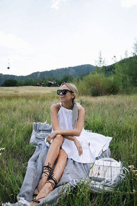 Summers in Aspen: Where to Eat | Damsel In Dior Aspen Summer Outfits, Aspen In Summer, Celebrities In Aspen, Jacey Duprie, Resort Fashion, Cute Spring, Womens Fashion Inspiration, Summer Feeling, Casual Chic Style