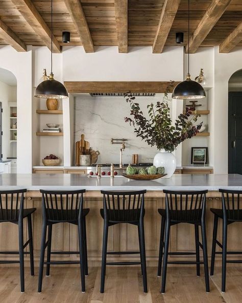 Modern Organic Kitchen | Ali Henrie Design | This kitchen is reviving our love for all wood kitchens - the warmth and texture is just unmatched Modern Organic Kitchen, Organic Kitchen, Casa Vintage, Kitchen Farmhouse, Home Modern, Kitchen Photos, Kitchen Style, Dream Home Design, Home Decor Kitchen