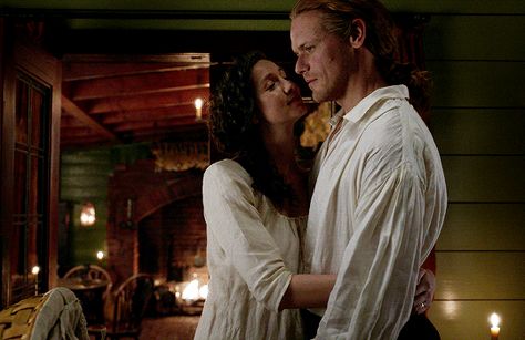 Jamie And Claire Gif, Outlander Gifs, Claire Outlander, James Fraser Outlander, The Fiery Cross, Jaime Fraser, Fire Eyes, Outlander Characters, Outlander Quotes