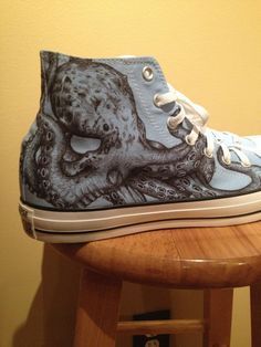 Octopus art Painting On Shoes, Drawn Shoes, Drawing On Shoes, Painted Boots, Painted Converse, Converse Custom, Converse Chucks, Custom Painted Shoes, Custom Converse