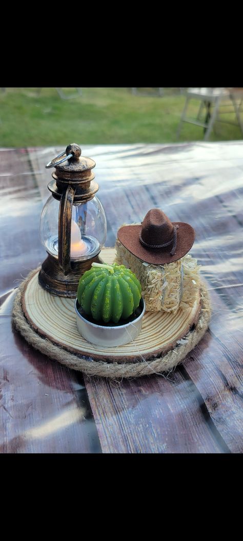 Horse Shoe Centerpiece Ideas, Vaquero Centerpiece Ideas, Cowboy Party Centerpiece Ideas, Western Theme Decorating Ideas, Western Centerpiece Ideas For Men, Western Table Decorations Centerpieces, Cowboy Theme Table Decorations, Cowboy Centerpiece Ideas 1st Birthday, Rancho Party Theme