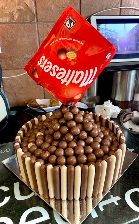 Chocolate cake, chocolate fingers, maltesers ( the two maltesers annoy me too) Malteser Birthday Cake, Maltesers Cake, Chocolate Fingers, Maltesers Chocolate, Malteser Cake, Anklet Tattoos, 40th Birthday Cakes, Cake Inspo, Birthday Cake Chocolate