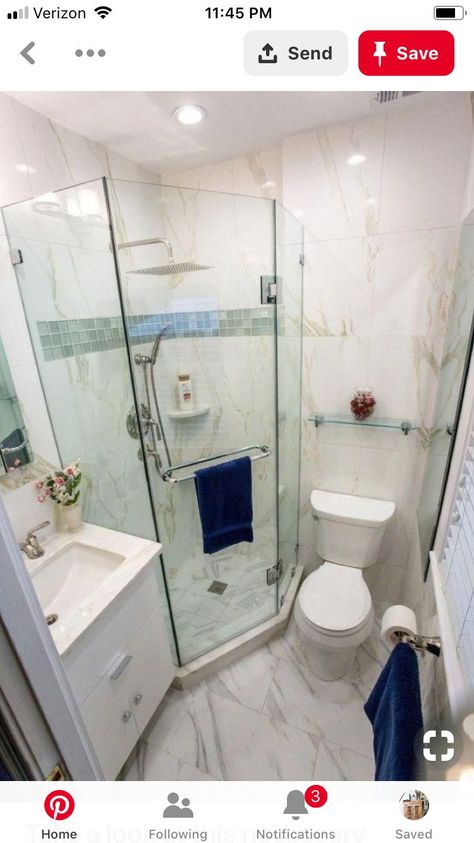 Classic Bathroom Design, Mini Bad, Small Bathroom With Shower, Small Bathroom Layout, Bilik Air, Small Bathroom Makeover, Classic Bathroom, Tiny Bathrooms, Bathroom Remodel Shower